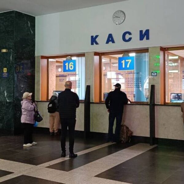 Українські потяги запізнюються до 15 годин: як отримати відшкодування за квиток