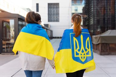 Європейська Рада офіційно продовжила тимчасовий захист для українців: хто отримає допомогу