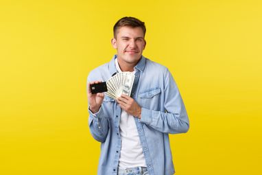 Шість головних фінансових порад для молодих людей