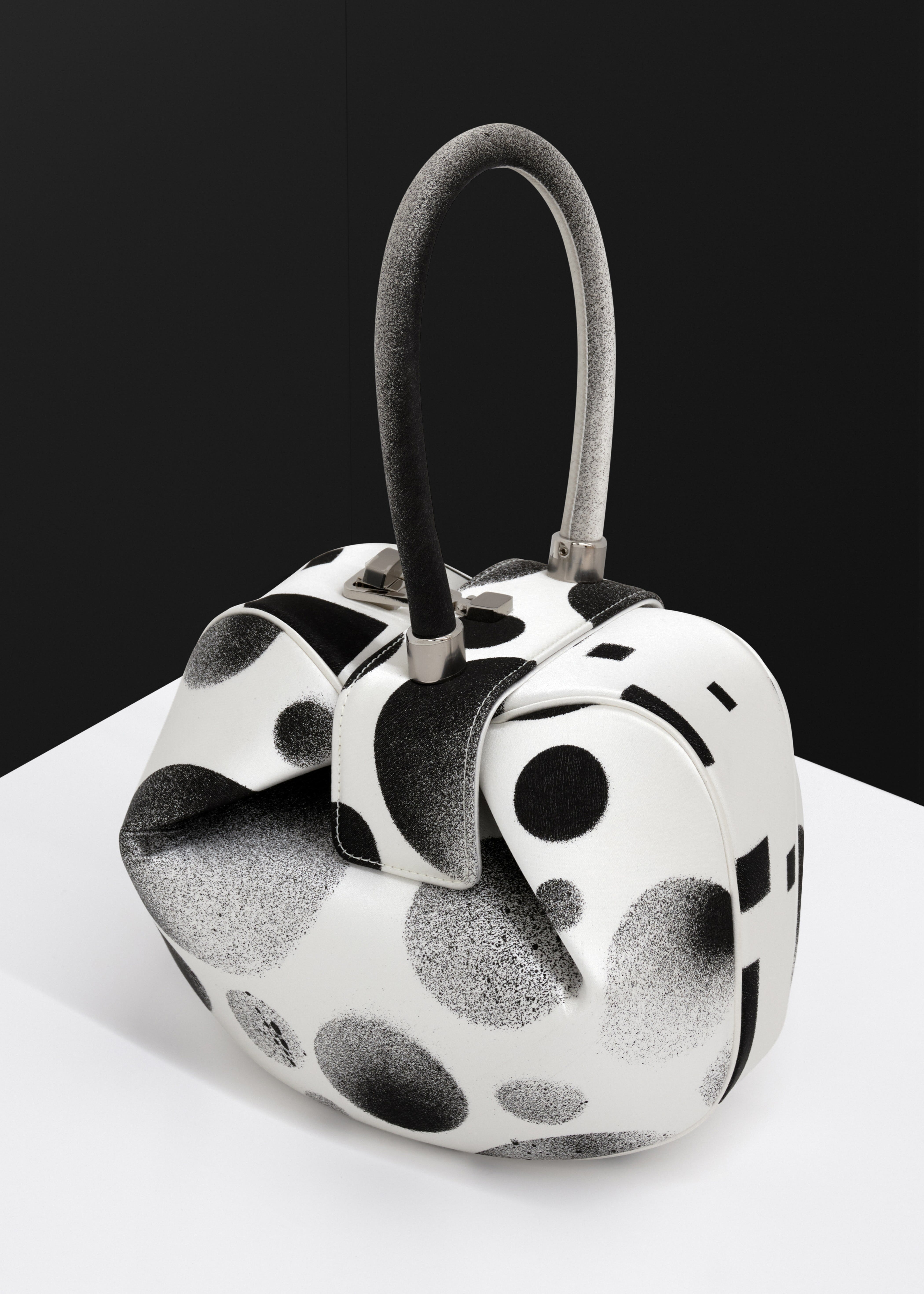 Marine Serre Brings the ‘Mona Lisa’ Into Fashion With a New Louvre Collection12