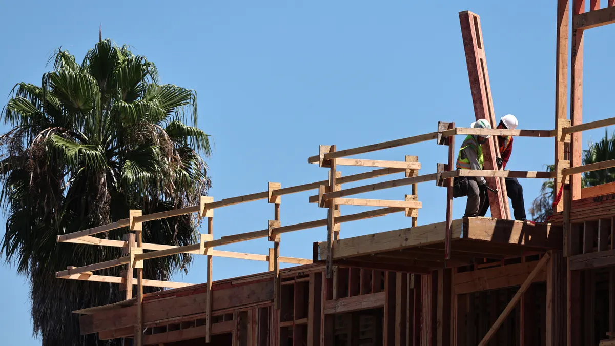 Multifamily starts plummeted nearly 16% in August0