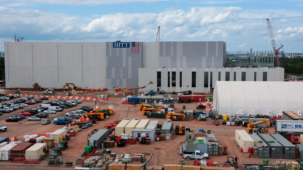 Construction backlog rebounded in August as more firms won data centers0