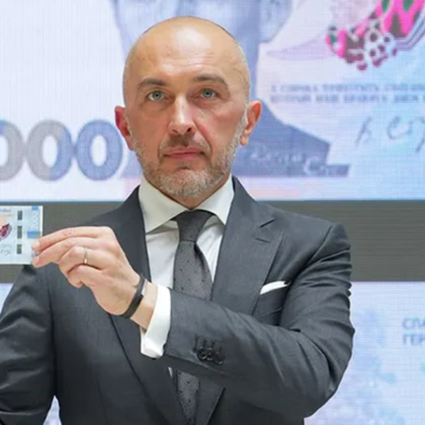 Нацбанк ввів у обіг нові 2000-гривневі купюри