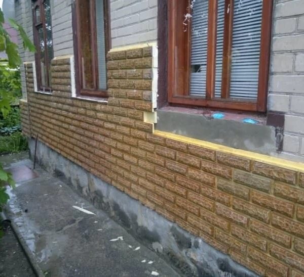 Фасад «під цеглу» без мурування: як панелі імітують клінкер і скільки це коштує