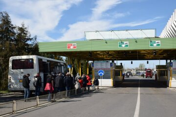 Переправники здирники: за виїзд до Угорщини брали $9000, тепер їм загрожує до 9 років.