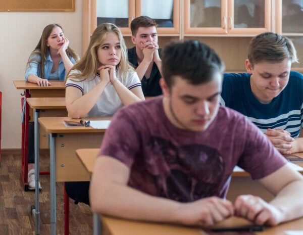 Старшокласників чекають нововведення: що зміниться у 10-12 класах
