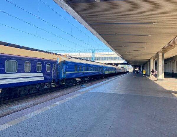 Укрзалізниця зупинятиме потяги через “червоний” рівень тривоги: що зміниться для пасажирів