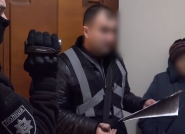 Фото з обшуку, Національна поліція