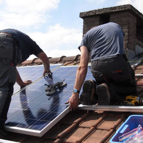 Правило 33%: як українцям встановити сонячні панелі